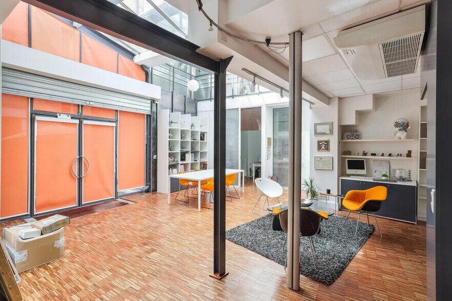 Office in Paris for lease - Building Photo - Image 2 of 14