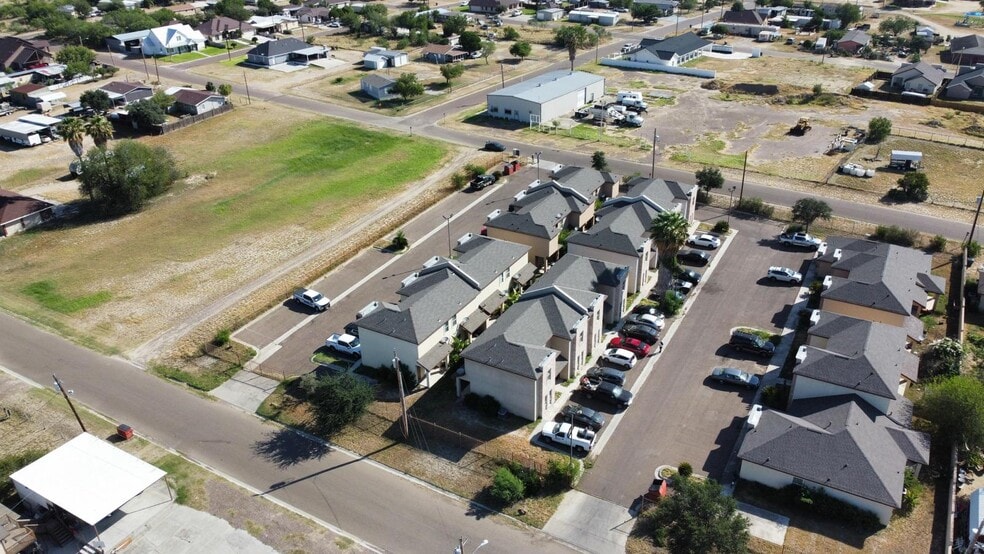 142 Santa Maria Ave, Zapata, TX 78076 Multifamily for Sale