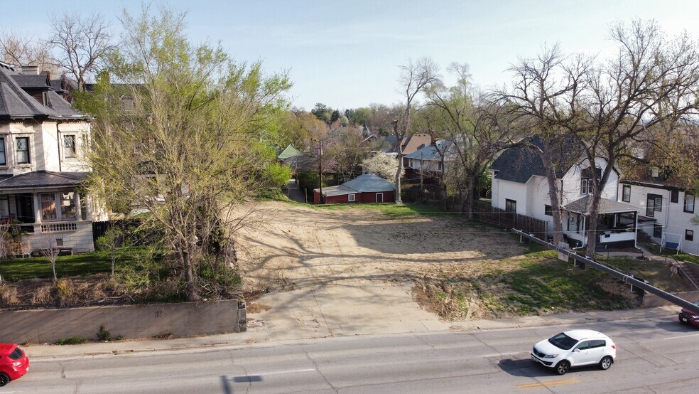 3870 Dodge St, Omaha, NE for sale - Primary Photo - Image 1 of 1