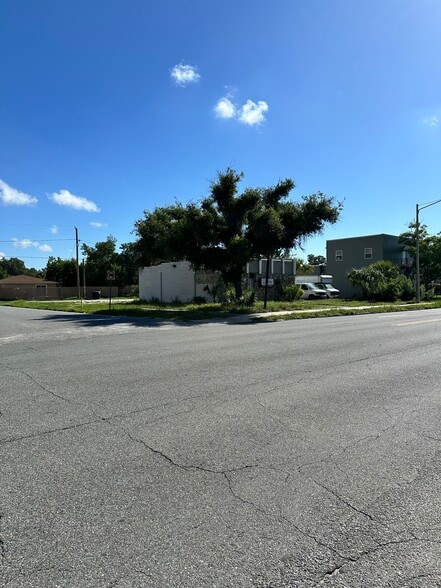 2463 5th Ave S, Saint Petersburg, FL for sale - Building Photo - Image 3 of 5