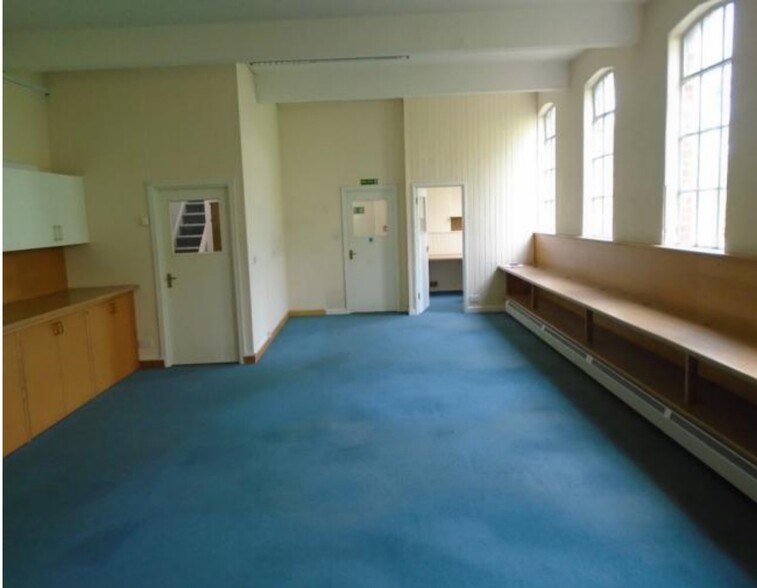47C Blackborough Rd, Reigate for lease - Interior Photo - Image 3 of 3
