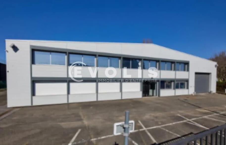 Flex in Morangis for lease - Building Photo - Image 1 of 8