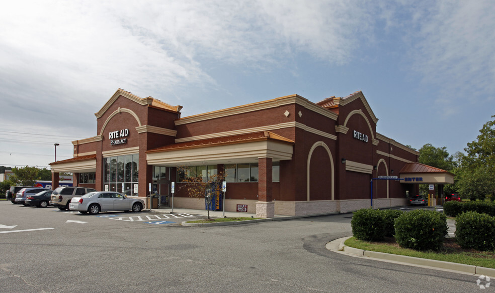 2460 George Washington Memorial Hwy, Hayes, VA for lease - Building Photo - Image 2 of 13