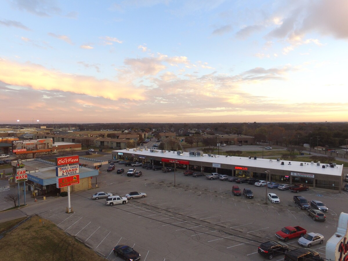 901 N Loop 340, Waco, TX 76705