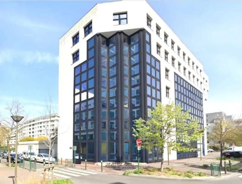 11-13 Rue Salomon De Rothschild, Suresnes for sale - Building Photo - Image 2 of 13