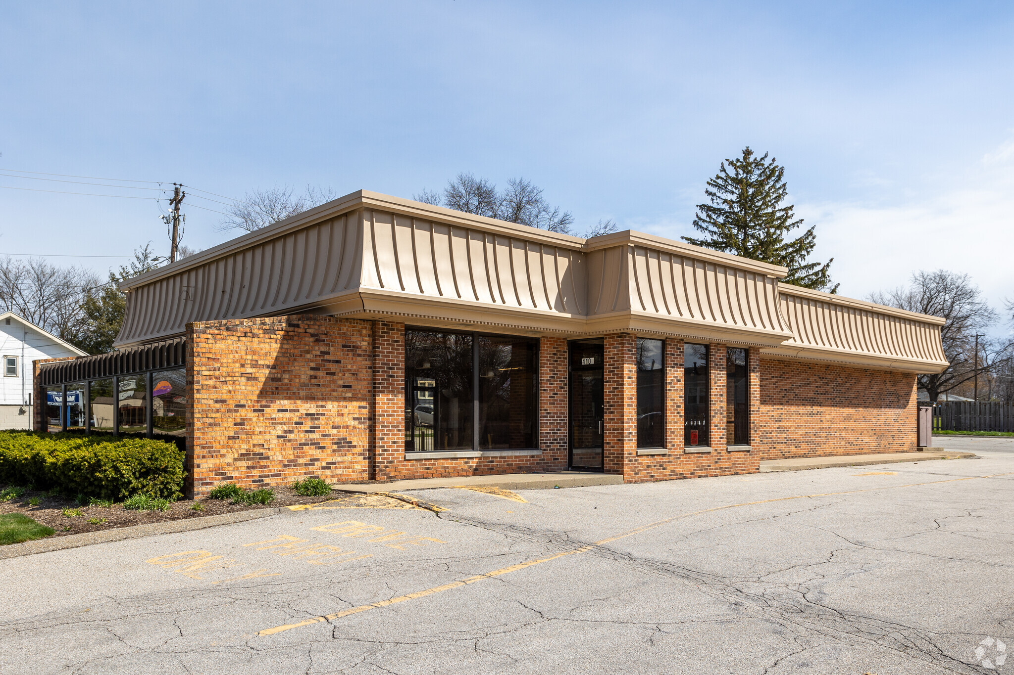 4105 SW 9th St, Des Moines, IA for lease Primary Photo- Image 1 of 13