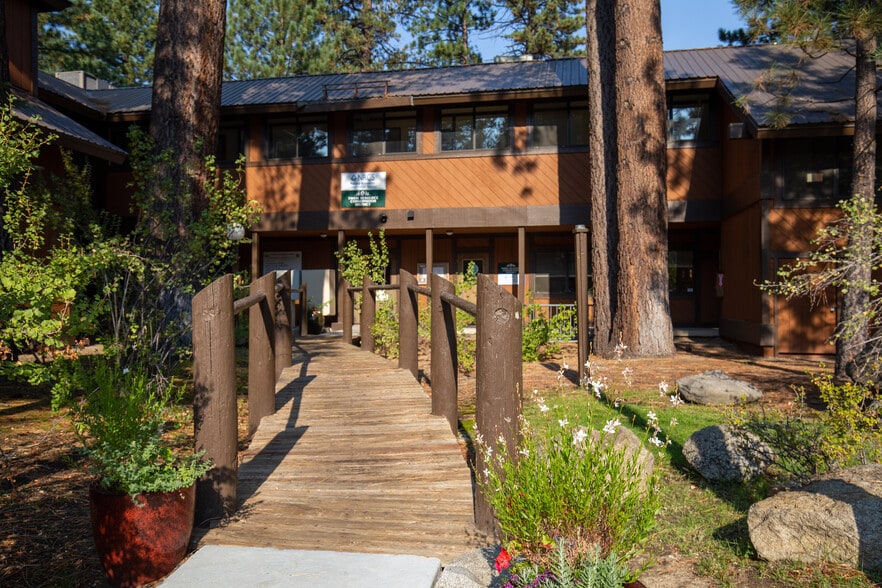 870 Emerald Bay Rd, South Lake Tahoe, CA for lease - Building Photo - Image 1 of 6