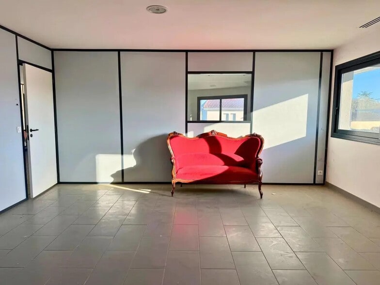 Office in Bassens for sale - Interior Photo - Image 3 of 4