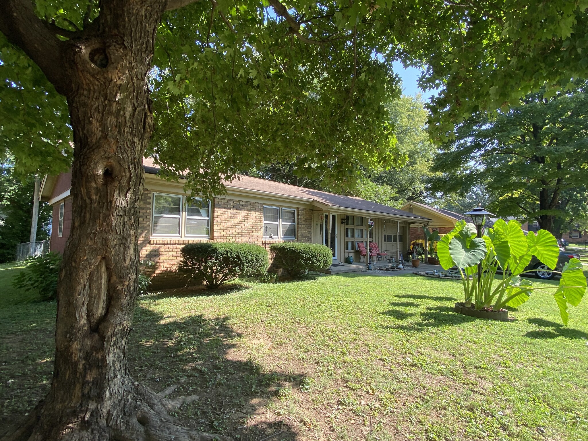 211 Shenandoah Pl, Henderson, KY for sale Primary Photo- Image 1 of 5