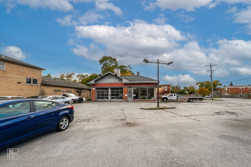 2010 S River Rd, Des Plaines, IL for sale - Building Photo - Image 2 of 6