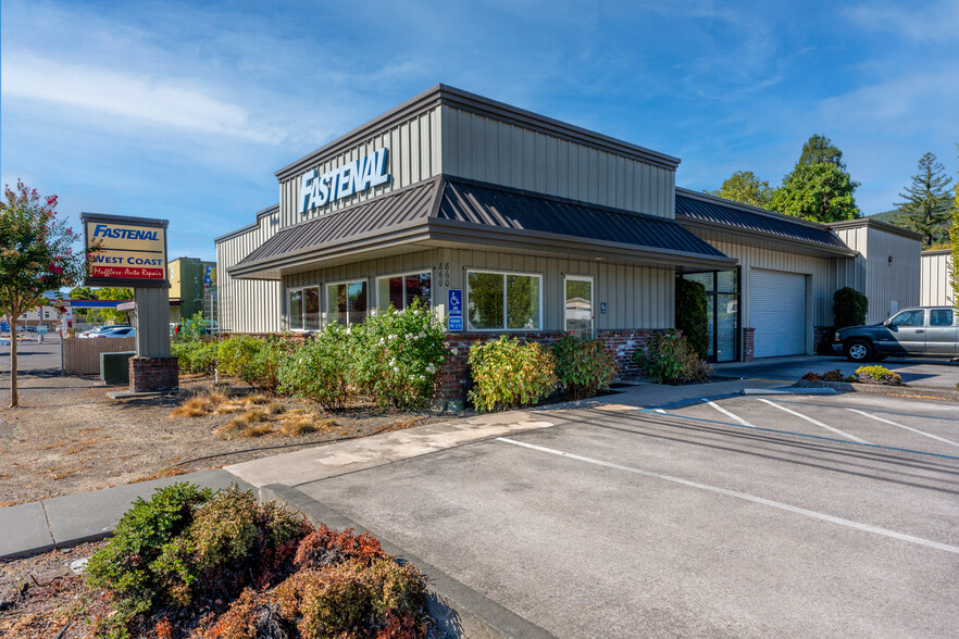 860 S State St, Ukiah, CA for lease - Building Photo - Image 1 of 13