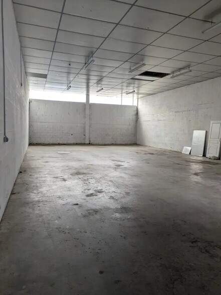 Office in Chambéry for lease - Interior Photo - Image 1 of 7