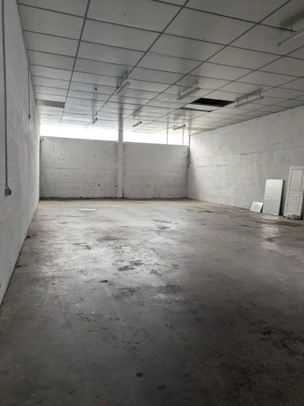 Office in Chambéry for lease Interior Photo- Image 1 of 8