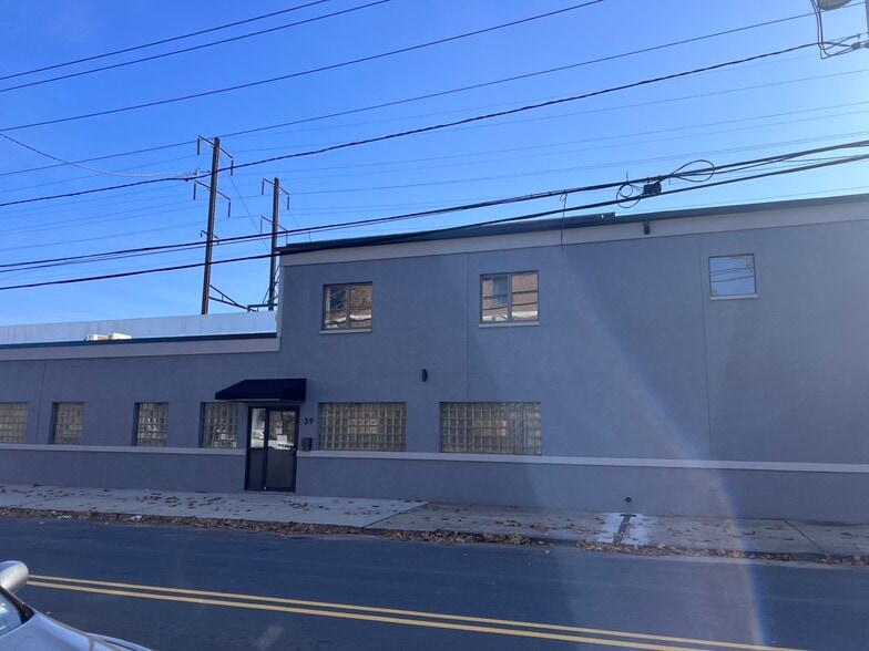 23-53 Rome St, Newark, NJ for lease - Building Photo - Image 2 of 10