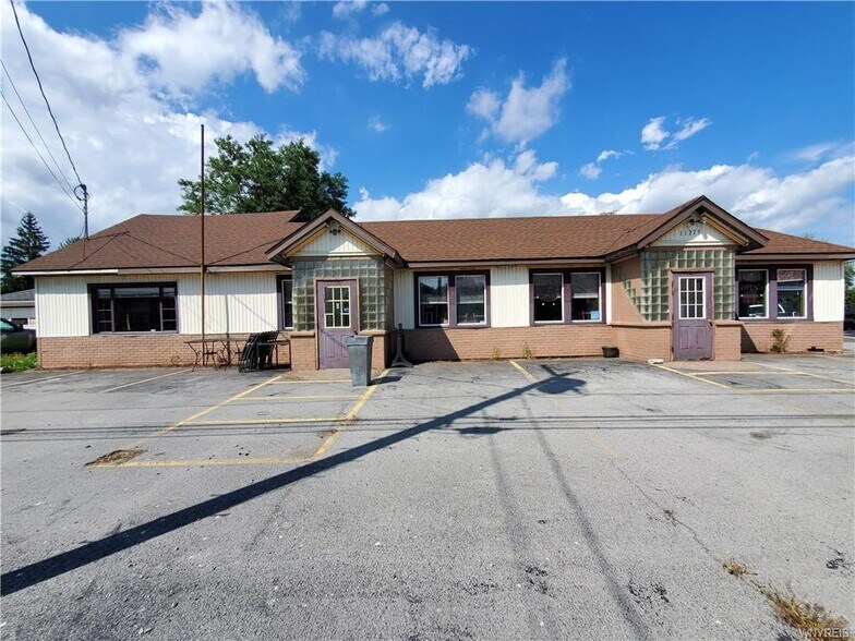 11275 Ridge Rd, Medina, NY 14103