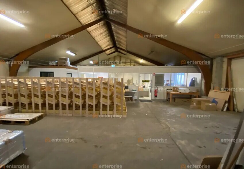 Flex in Comines for lease - Building Photo - Image 2 of 6