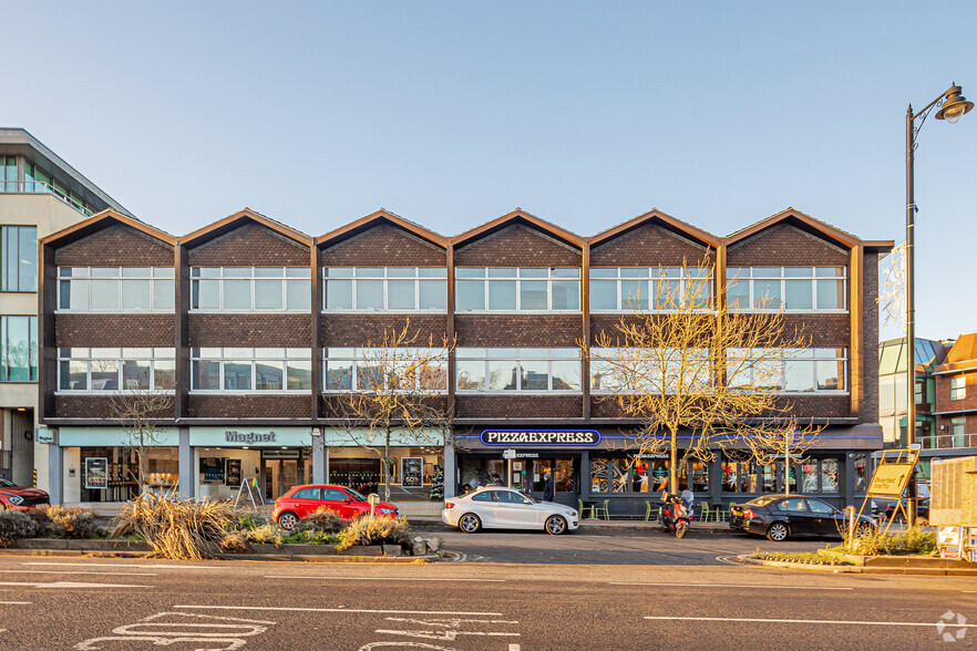 33-44 High St, Esher for lease - Building Photo - Image 3 of 4