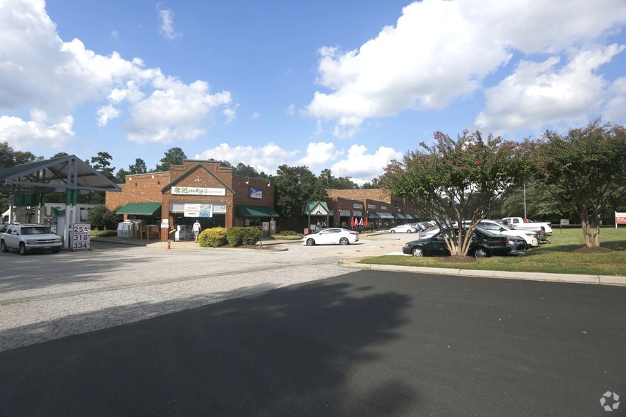 14746 Village Square Pl, Midlothian, VA for sale - Primary Photo - Image 1 of 1