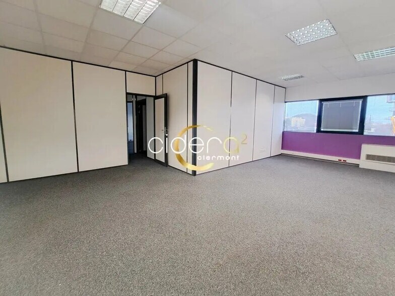 Office in Aubière for lease - Interior Photo - Image 2 of 12