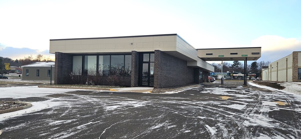 2812 Mall Dr, Eau Claire, WI for sale - Building Photo - Image 1 of 3