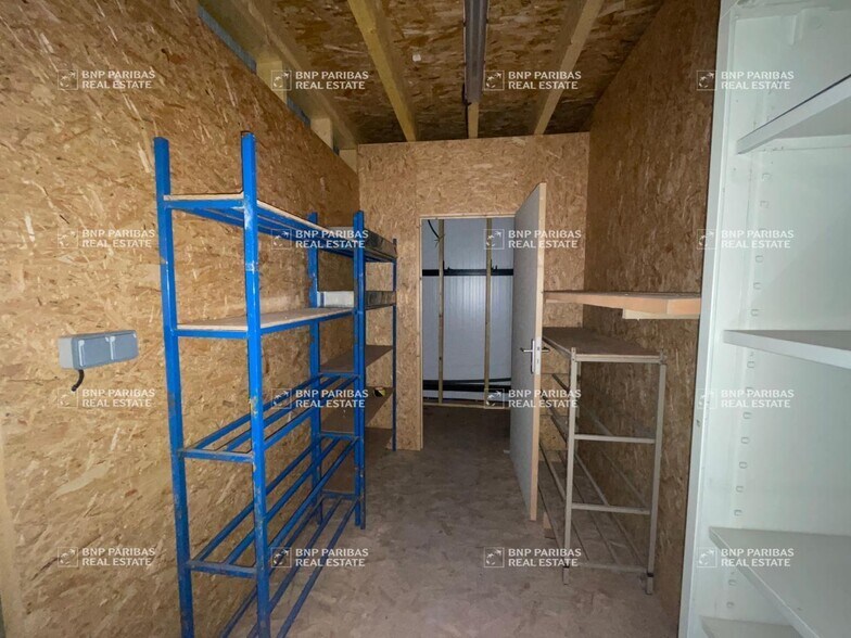 Flex in Mios for lease - Interior Photo - Image 2 of 25