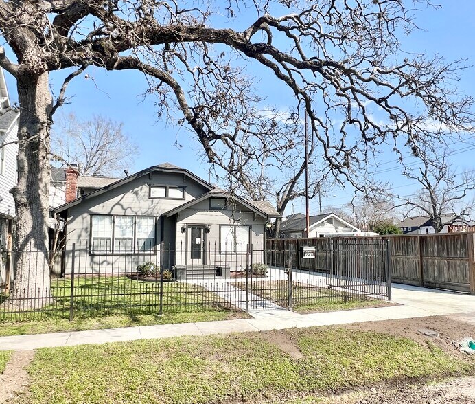 741 E 9th St, Houston, TX for sale - Building Photo - Image 1 of 1