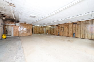 121 Thompson St, Pittsboro, NC for lease Building Photo- Image 2 of 8