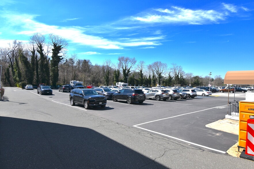 1530-1538 Northern Blvd, Manhasset, NY for lease - Building Photo - Image 3 of 3