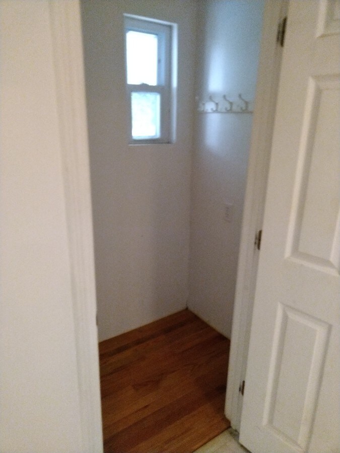 24 Endicott St, Peabody, MA 01960