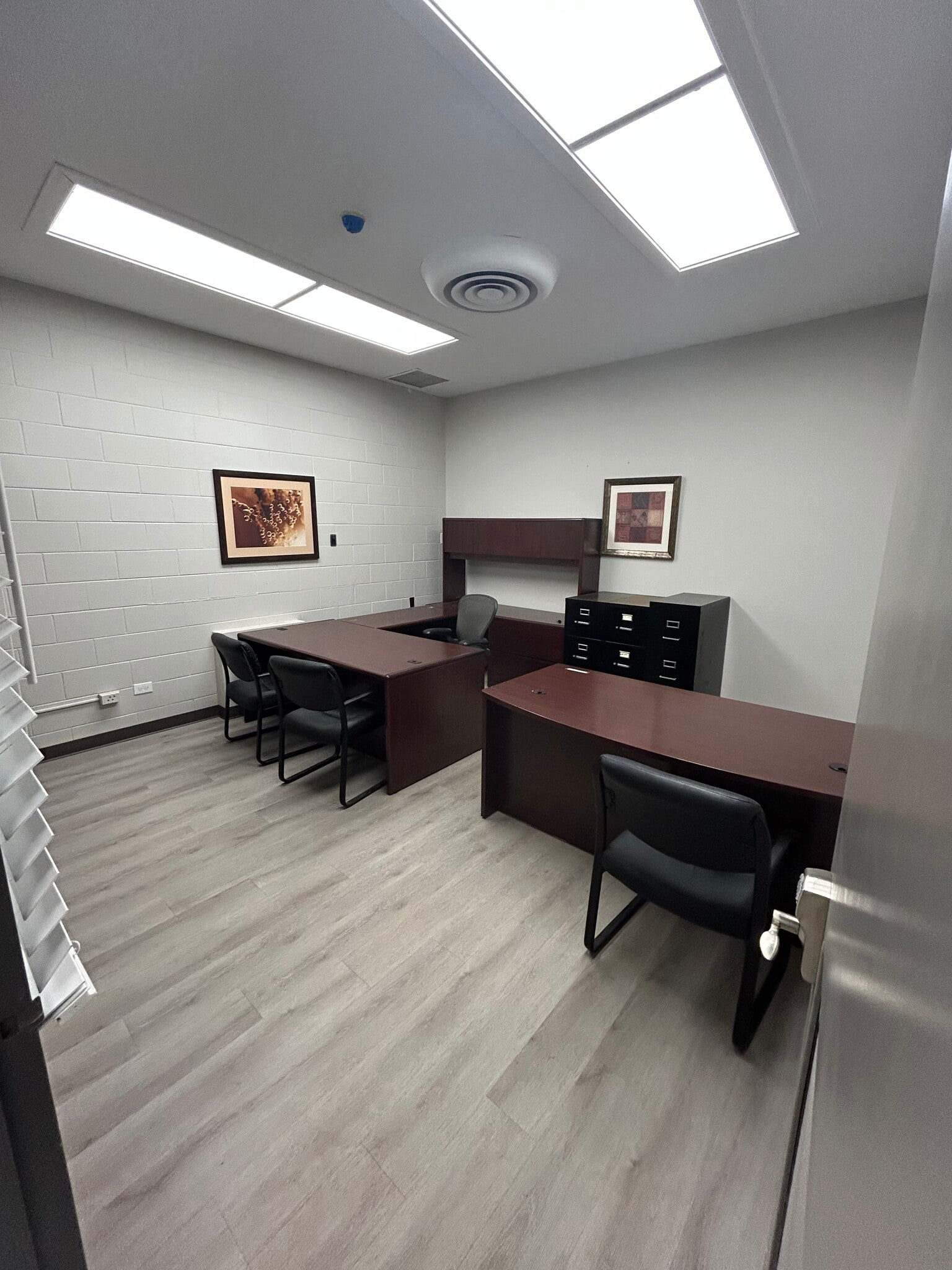 311 N Ottawa St, Joliet, IL for lease Interior Photo- Image 1 of 1