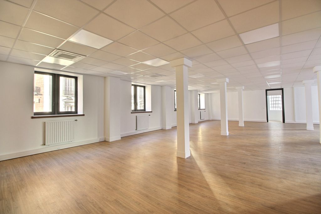 16-18 Rue Dubrunfaut, Paris for lease Interior Photo- Image 1 of 6