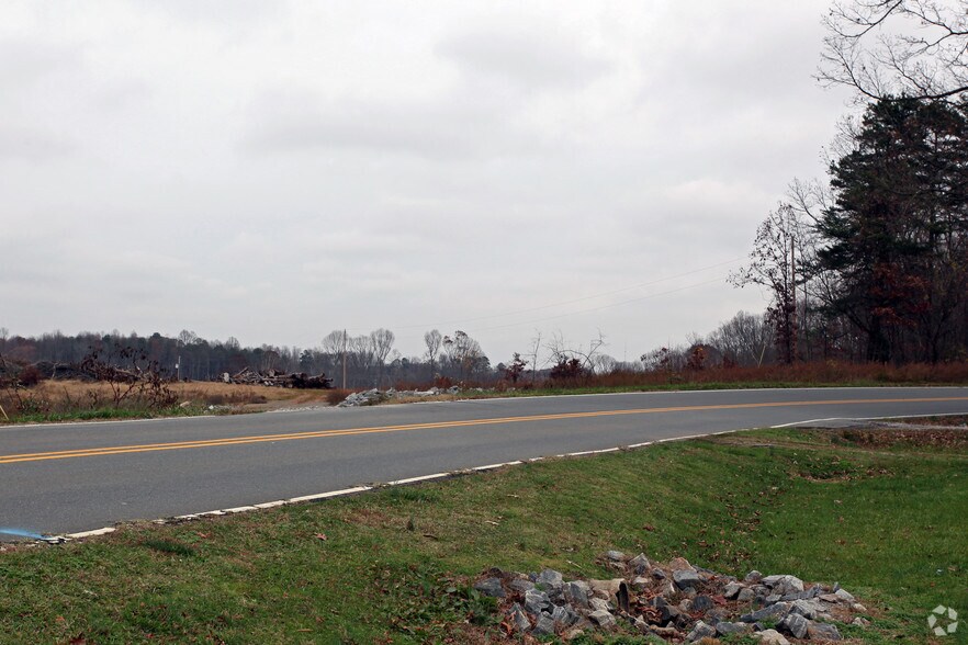 1515 Brookford Rd, Kernersville, NC for sale - Building Photo - Image 2 of 4