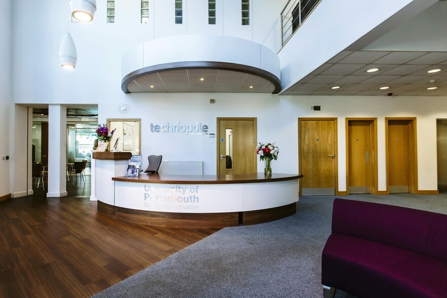 Kingston Cres, Portsmouth for sale - Interior Photo - Image 3 of 3