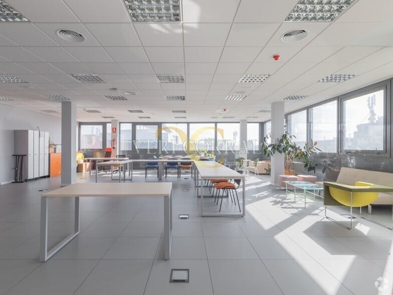 Office in Madrid, Madrid for sale - Interior Photo - Image 1 of 1