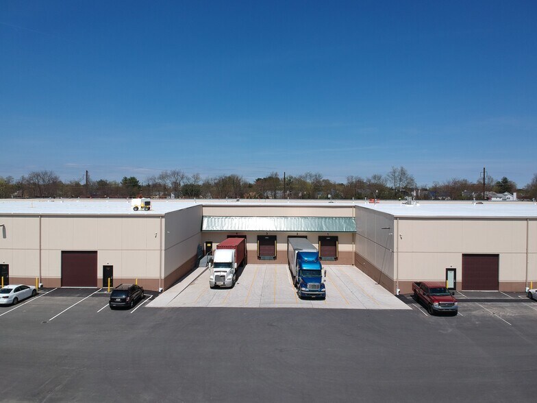 18 Haypress Rd, Cranbury, NJ for lease - Building Photo - Image 3 of 4