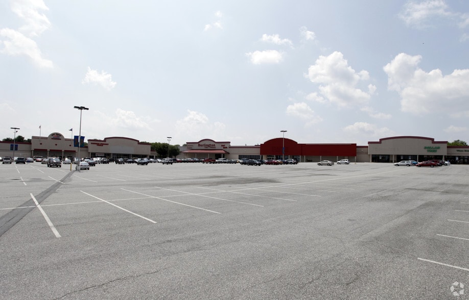 2090 Lincoln Hwy E, Lancaster, PA for lease - Building Photo - Image 3 of 25