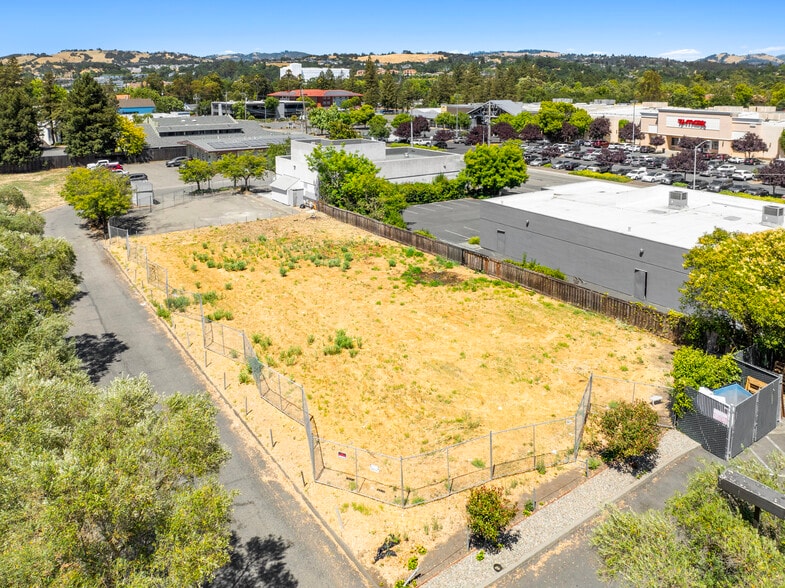 2265 Cleveland Ave, Santa Rosa, CA for sale - Building Photo - Image 3 of 10