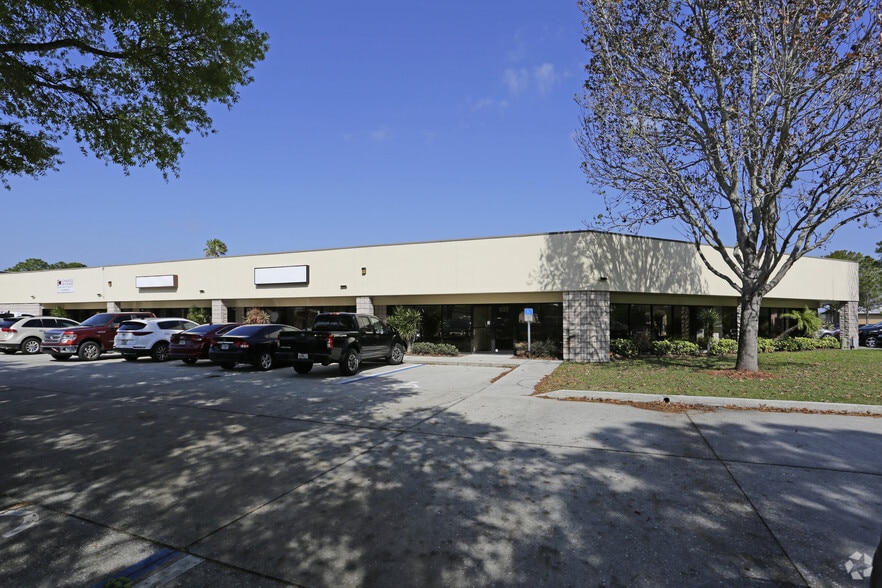 418-544 Interstate Ct, Sarasota, FL for lease - Building Photo - Image 3 of 8