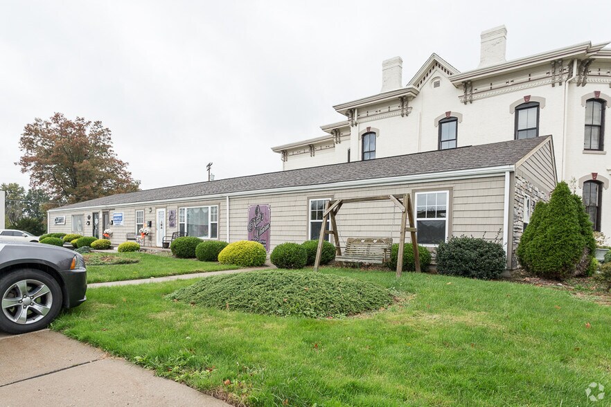 2718 Sunset Blvd, Steubenville, OH 43952