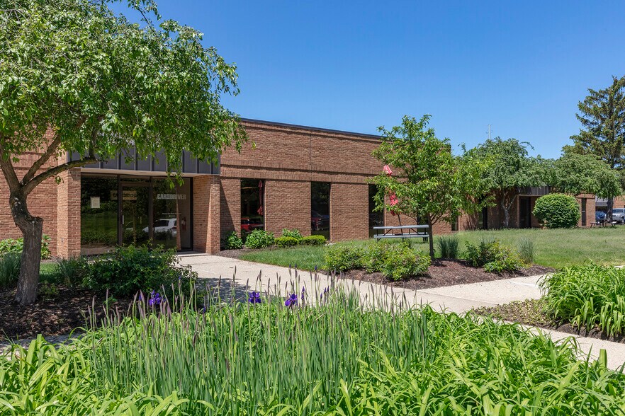 1500-1595 Eisenhower Pl, Ann Arbor, MI for lease - Building Photo - Image 2 of 7