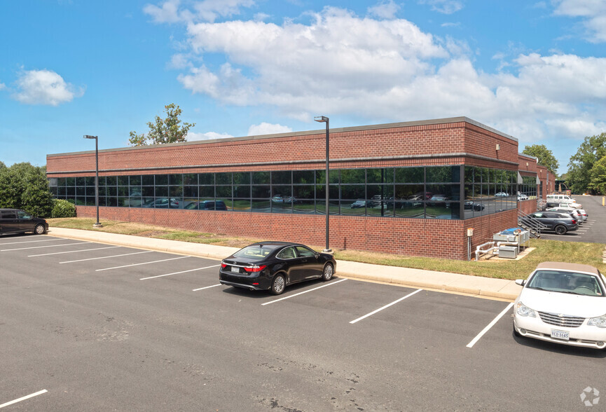 14150 Parkeast Cir, Chantilly, VA for lease - Building Photo - Image 3 of 6