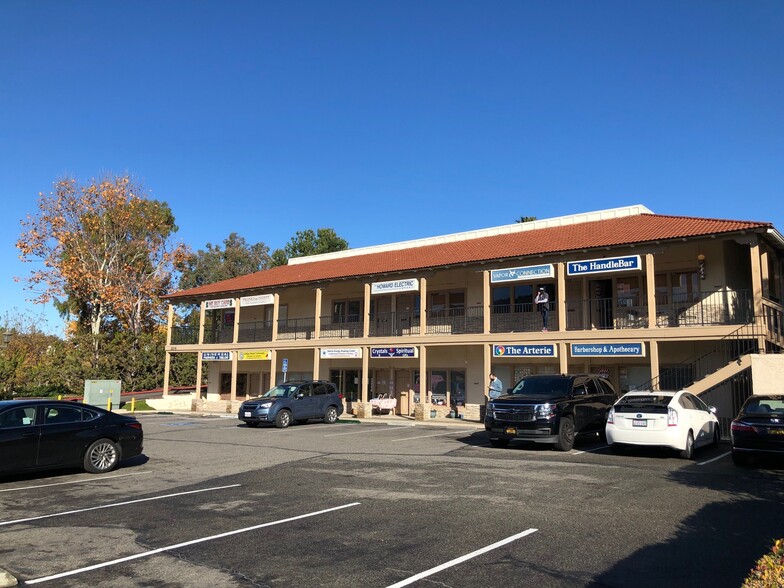 2219 Thousand Oaks Blvd, Thousand Oaks, CA for lease - Building Photo - Image 1 of 3