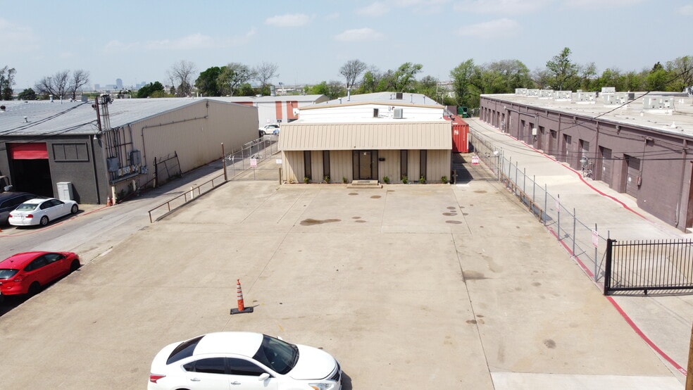10917 Indian Trl, Dallas, TX for lease - Building Photo - Image 2 of 28