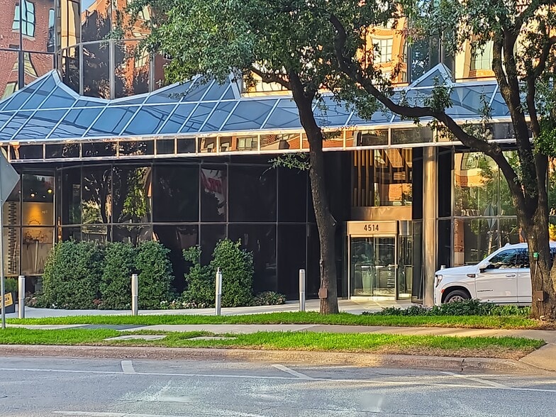 4514 Cole Ave, Dallas, TX for lease - Building Photo - Image 3 of 11