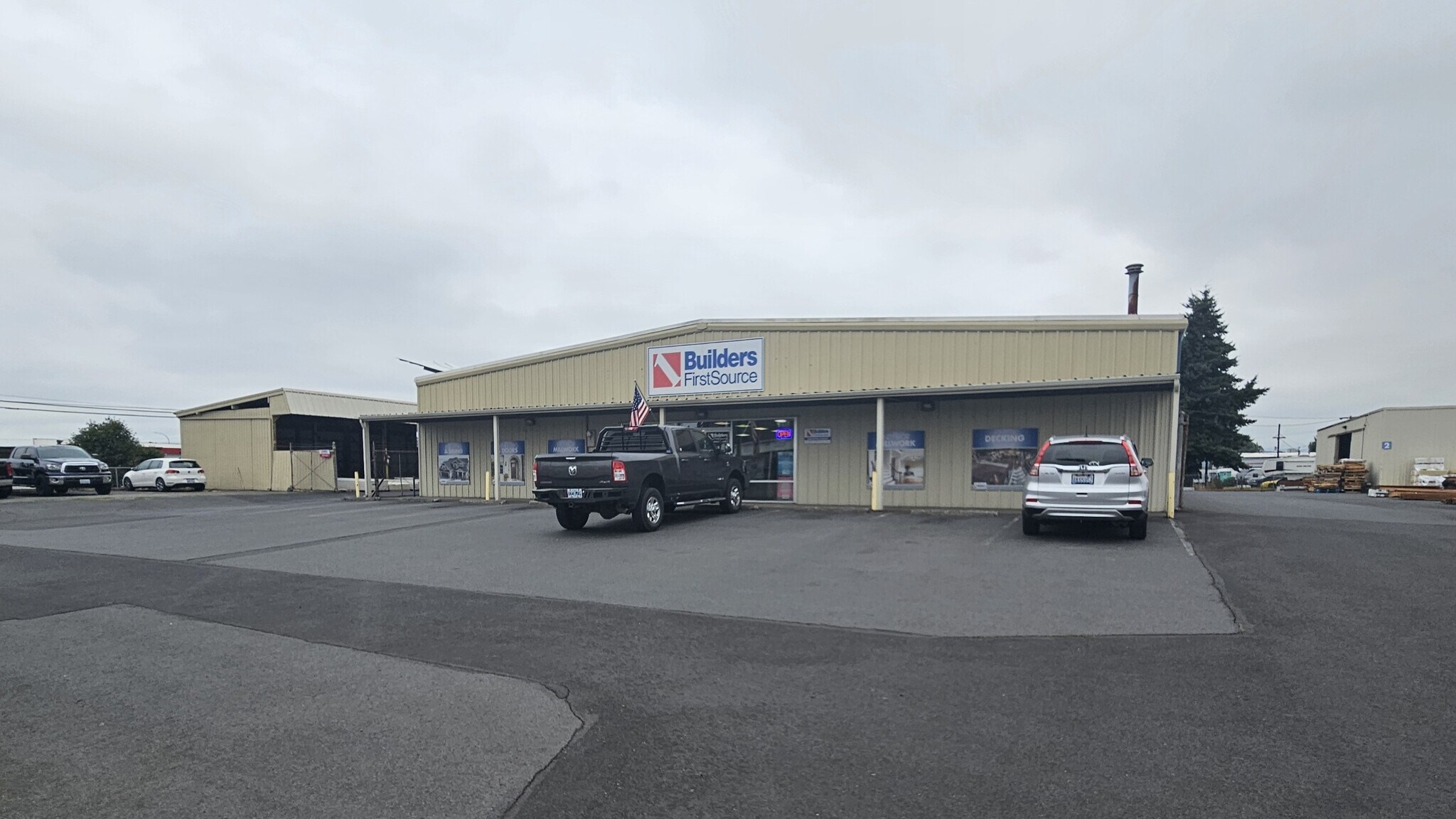 642 Commerce Ave, Longview, WA for lease Interior Photo- Image 1 of 18