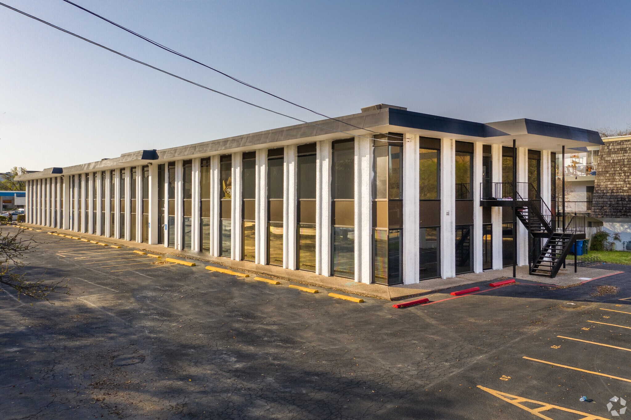 105 W Riverside Dr, Austin, TX for sale Primary Photo- Image 1 of 1