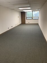 4433 W Touhy Ave, Lincolnwood, IL for lease Interior Photo- Image 2 of 2