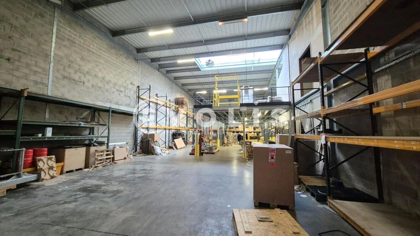 Flex in Serris for lease Building Photo- Image 1 of 18