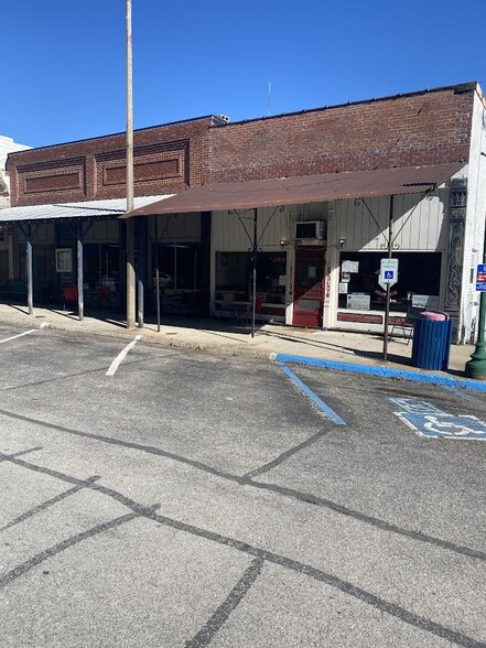 118 S Main St, Palestine, IL for sale - Primary Photo - Image 1 of 15