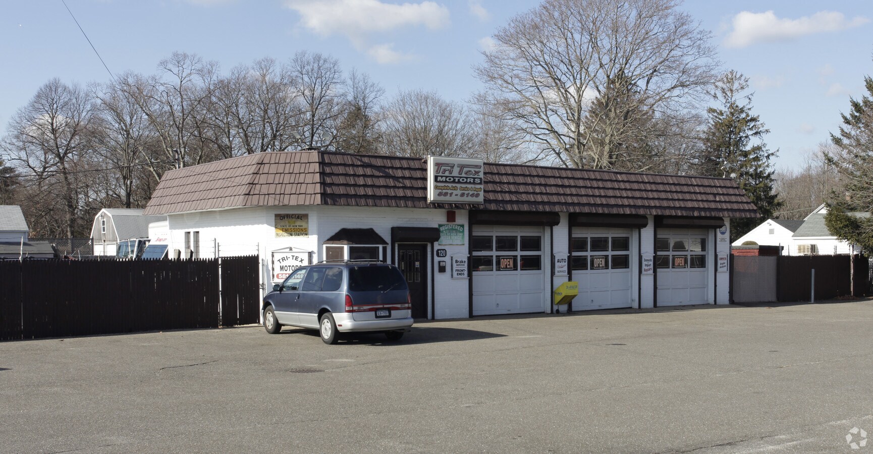 120 Carleton Ave, East Islip, NY 11730